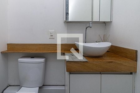banheiro social_1 de apartamento para alugar com 1 quarto, 32m² em Sacomã, São Paulo