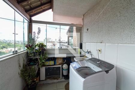 Apartamento à venda com 170m², 3 quartos e 1 vaga Apartamento à venda com 170m², 3 quartos e 1 vagaCobertura - Área de serviço