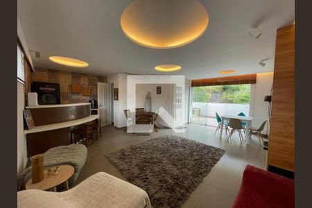 Casa de condomínio à venda com 231m², 4 quartos e 2 vagas