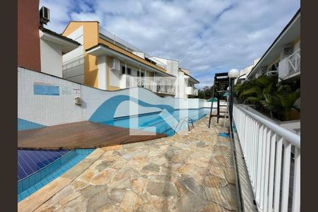 Casa de condomínio à venda com 231m², 4 quartos e 2 vagas