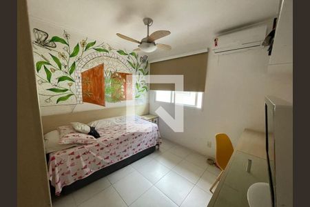 Casa de condomínio à venda com 231m², 4 quartos e 2 vagas