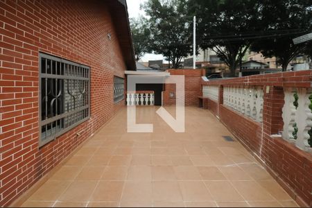 Casa à venda com 155m², 2 quartos e 4 vagas Casa à venda com 155m², 2 quartos e 4 vagasQuintal