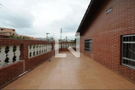 Casa à venda com 155m², 2 quartos e 4 vagas Casa à venda com 155m², 2 quartos e 4 vagasQuintal