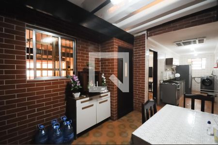 Casa à venda com 155m², 2 quartos e 4 vagas Casa à venda com 155m², 2 quartos e 4 vagasCozinha