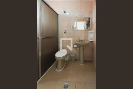 Casa à venda com 155m², 2 quartos e 4 vagas Casa à venda com 155m², 2 quartos e 4 vagasBanheiro da Suíte