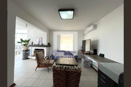 Apartamento à venda com 140m², 3 quartos e 1 vagaSala de TV