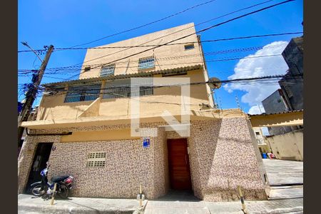 Fachada de casa para alugar com 1 quarto, 60m² em Boca do Rio, Salvador