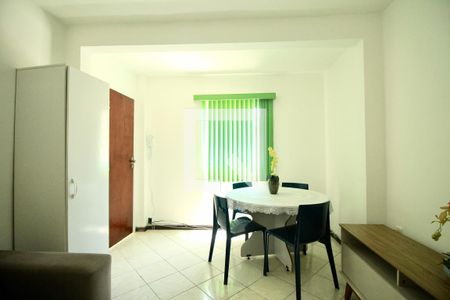 Casa para alugar com 60m², 1 quarto e 1 vagaSala