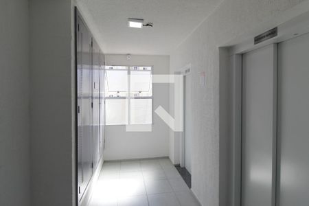 Corredor de apartamento para alugar com 2 quartos, 44m² em Protásio Alves, Porto Alegre
