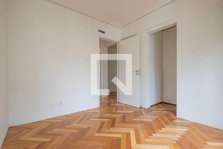 Apartamento à venda com 225m², 3 quartos e 4 vagas Apartamento à venda com 225m², 3 quartos e 4 vagasSuíte 2
