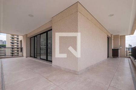 Apartamento à venda com 225m², 3 quartos e 4 vagas Apartamento à venda com 225m², 3 quartos e 4 vagasVaranda