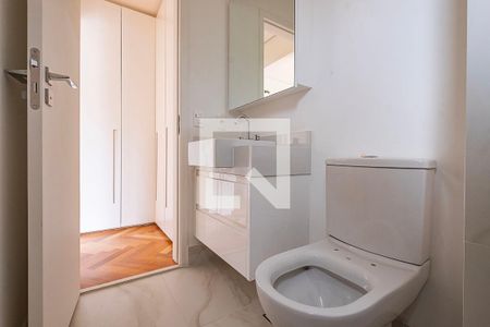 Apartamento à venda com 225m², 3 quartos e 4 vagas Apartamento à venda com 225m², 3 quartos e 4 vagasBanheiro da Suíte 2