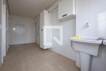 Apartamento à venda com 225m², 3 quartos e 4 vagas Apartamento à venda com 225m², 3 quartos e 4 vagasÁrea de Serviço