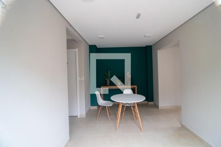 Apartamento para alugar com 32m², 2 quartos e sem vagaÁrea comum - Salão de festas