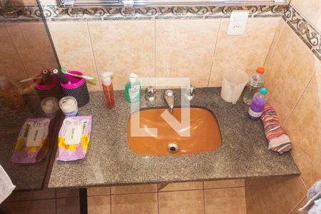 Casa à venda com 80m², 3 quartos e 2 vagasBanheiro