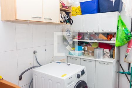 Casa à venda com 80m², 3 quartos e 2 vagasLavanderia