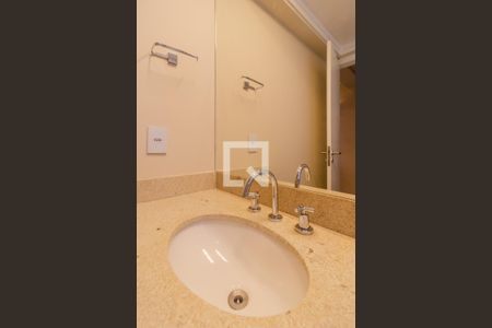 Apartamento à venda com 100m², 3 quartos e 2 vagas Apartamento à venda com 100m², 3 quartos e 2 vagasBanheiro do Quarto 1