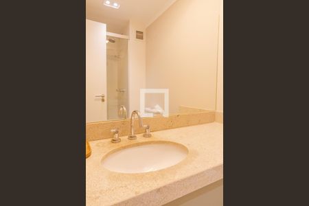 Apartamento à venda com 100m², 3 quartos e 2 vagas Apartamento à venda com 100m², 3 quartos e 2 vagasBanheiro