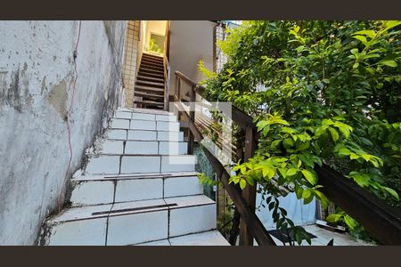 Casa para alugar com 60m², 2 quartos e 1 vagaEscada