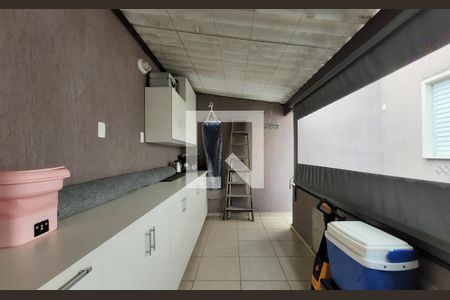 Casa à venda com 240m², 3 quartos e 3 vagasLavanderia