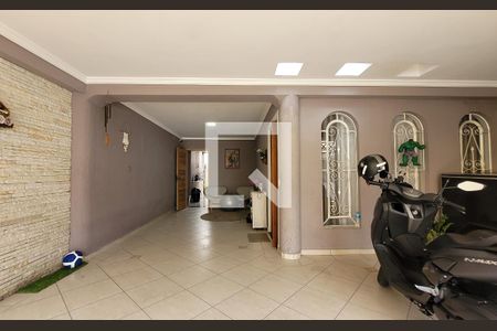 Casa à venda com 240m², 3 quartos e 3 vagasGaragem