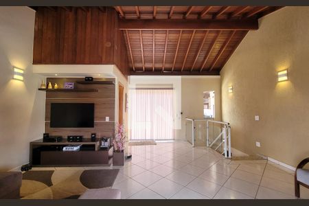 Casa à venda com 240m², 3 quartos e 3 vagasSala - Cobertura