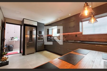 Casa à venda com 240m², 3 quartos e 3 vagasCozinha