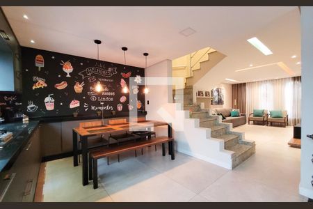 Casa à venda com 240m², 3 quartos e 3 vagasCozinha