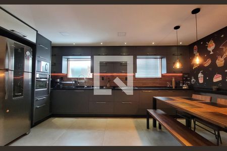 Casa à venda com 240m², 3 quartos e 3 vagasCozinha