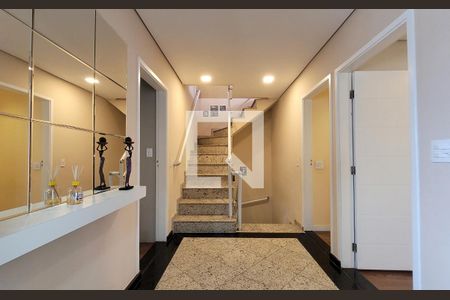 Casa à venda com 240m², 3 quartos e 3 vagasCorredor