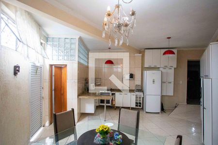 Casa à venda com 260m², 2 quartos e 2 vagasCozinha