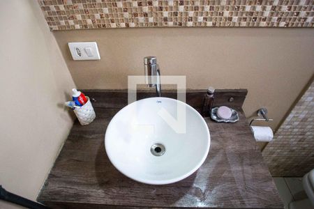 Casa à venda com 260m², 2 quartos e 2 vagasBanheiro 1