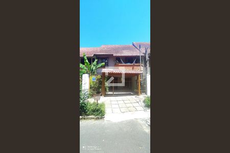 Casa à venda com 55m², 3 quartos e 1 vaga Casa à venda com 55m², 3 quartos e 1 vagaFachada