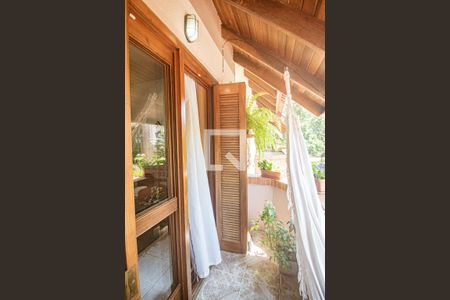 Casa à venda com 55m², 3 quartos e 1 vaga Casa à venda com 55m², 3 quartos e 1 vagaSacada