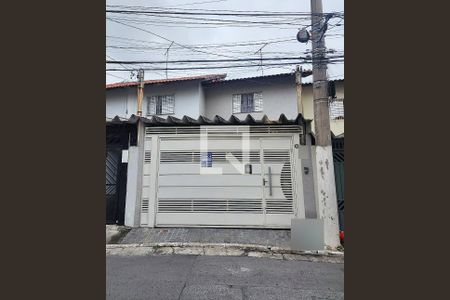 Casa à venda com 86m², 2 quartos e 2 vagas Casa à venda com 86m², 2 quartos e 2 vagasFachada