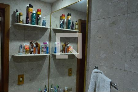 Apartamento à venda com 102m², 3 quartos e 1 vaga Apartamento à venda com 102m², 3 quartos e 1 vagaBanheiro da Suíte