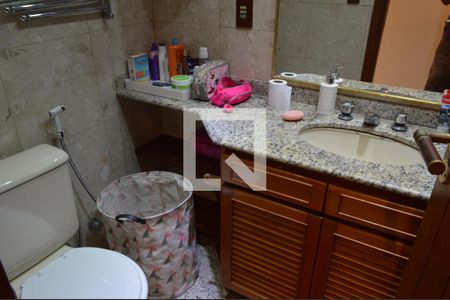 Apartamento à venda com 102m², 3 quartos e 1 vaga Apartamento à venda com 102m², 3 quartos e 1 vagaBanheiro