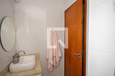 Casa de condomínio à venda com 72m², 2 quartos e 2 vagasBanheiro da Suíte 1