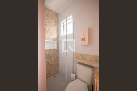 Casa de condomínio à venda com 72m², 2 quartos e 2 vagasBanheiro da Suíte 1