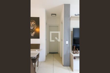 Corredor de apartamento para alugar com 2 quartos, 52m² em Del Castilho, Rio de Janeiro