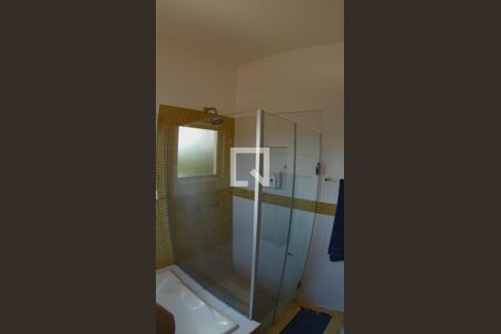 Casa de condomínio à venda com 330m², 3 quartos e 4 vagas Casa de condomínio à venda com 330m², 3 quartos e 4 vagasSuíte 1