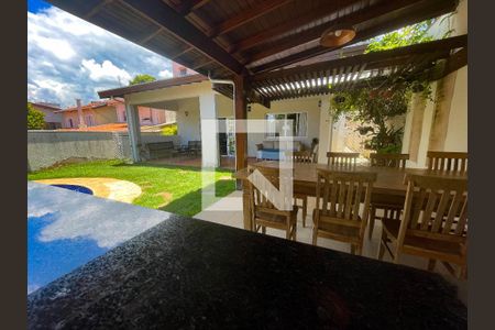 Casa de condomínio à venda com 330m², 3 quartos e 4 vagas Casa de condomínio à venda com 330m², 3 quartos e 4 vagasVaranda