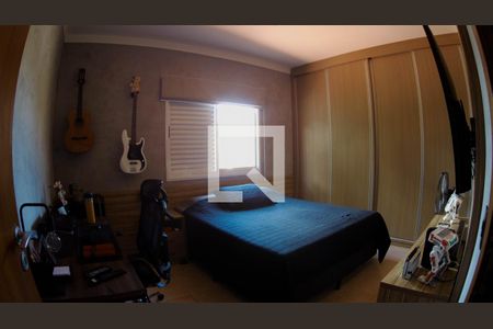 Casa de condomínio à venda com 330m², 3 quartos e 4 vagas Casa de condomínio à venda com 330m², 3 quartos e 4 vagasQuarto