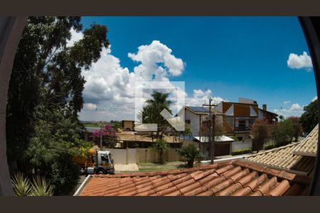 Casa de condomínio à venda com 330m², 3 quartos e 4 vagas Casa de condomínio à venda com 330m², 3 quartos e 4 vagasÁrea externa