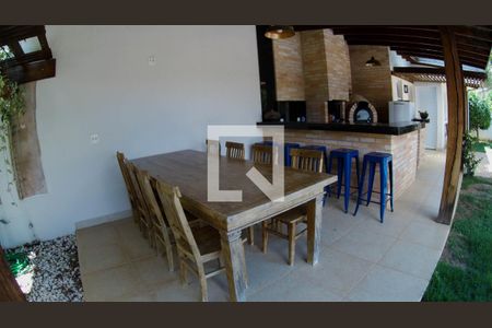 Casa de condomínio à venda com 330m², 3 quartos e 4 vagas Casa de condomínio à venda com 330m², 3 quartos e 4 vagasVaranda