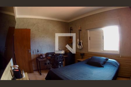 Casa de condomínio à venda com 330m², 3 quartos e 4 vagas Casa de condomínio à venda com 330m², 3 quartos e 4 vagasQuarto