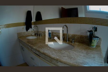 Casa de condomínio à venda com 330m², 3 quartos e 4 vagas Casa de condomínio à venda com 330m², 3 quartos e 4 vagasSuíte 1