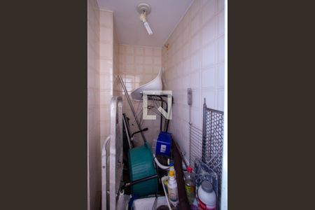 Apartamento à venda com 75m², 2 quartos e 1 vaga Apartamento à venda com 75m², 2 quartos e 1 vagaBanheiro de serviço