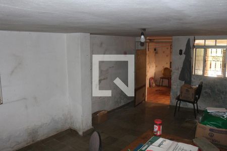 Casa à venda com 124m², 3 quartos e 2 vagasPorão