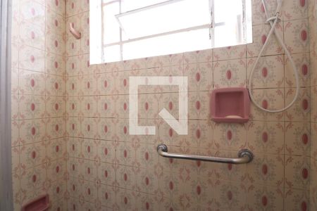 Casa à venda com 220m², 3 quartos e 1 vagaBanheiro 2